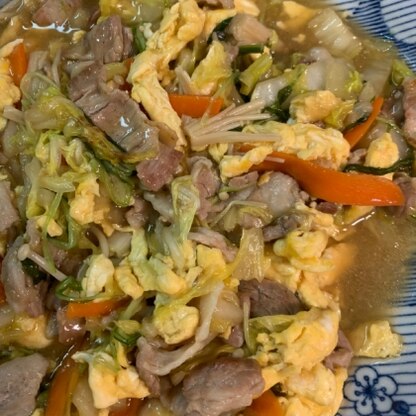 昨日の鍋で豚肉と野菜が余ったので作りました。余り物でとても美味しく作れて嬉しいです。